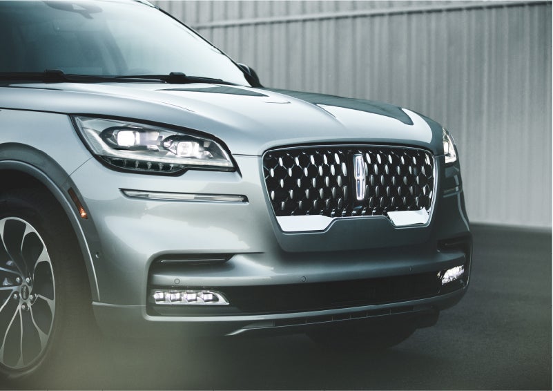 The available adaptive pixel LED headlamps of the 2023 Lincoln Aviator® SUV activated | Koons Lincoln of Bethesda in Silver Spring MD